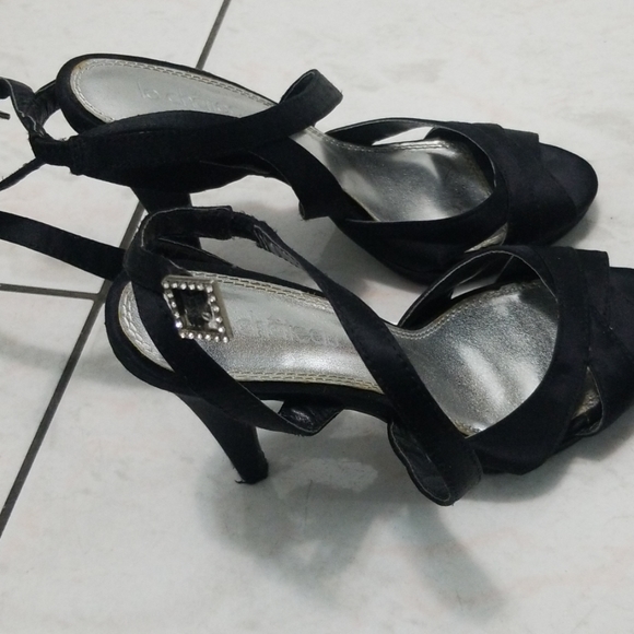 Sandal - Picture 2 of 3